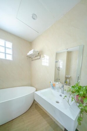 Studio, Terrace | Bathroom | Free toiletries, hair dryer, towels, soap - Alaya Apartment & Hotel Hanoi  (Ba Dinh)