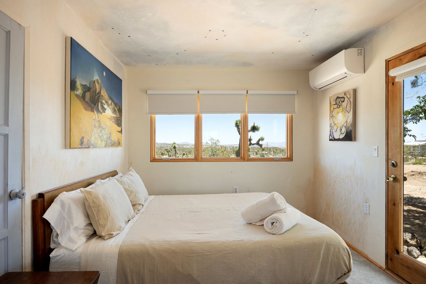 Desk, bed sheets