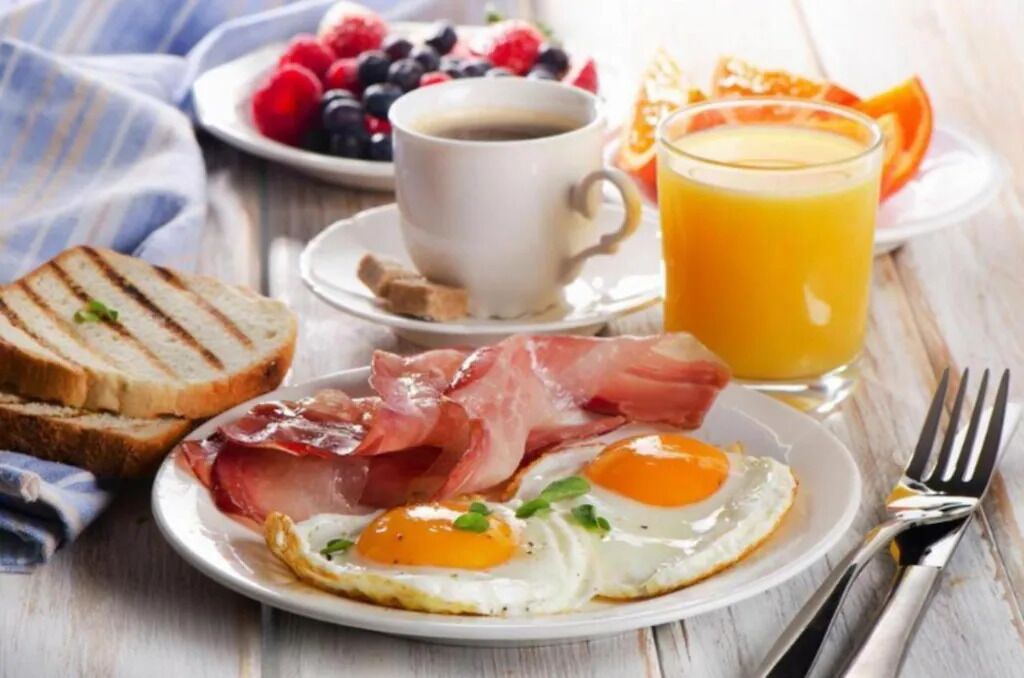 Free daily on-the-go breakfast 
