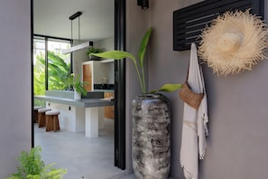 Luxury Villa, Pool Access, Garden View | Private kitchen - The form (Pecatu)