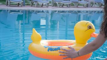 Piscine extérieure (ouverte en saison)