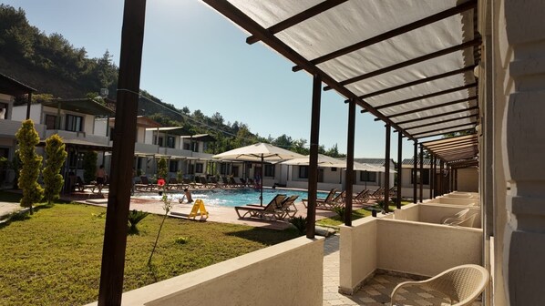 Classic Suite | Pool