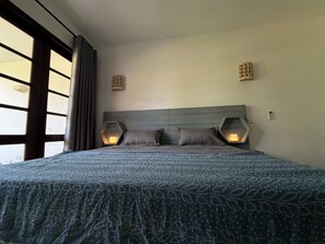 Room - NEW, ”villa” with a view, new design- pics in a few days (Mombasa)