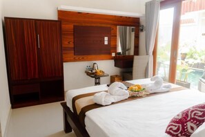 Superior-Doppelzimmer, Poolblick | Kostenloses WLAN