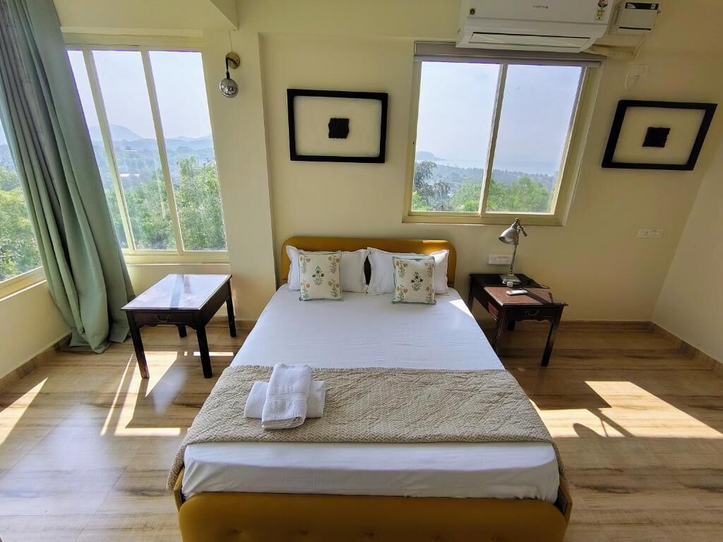 Deluxe Double Room, Balcony, Sea View | Iron/ironing board, free WiFi