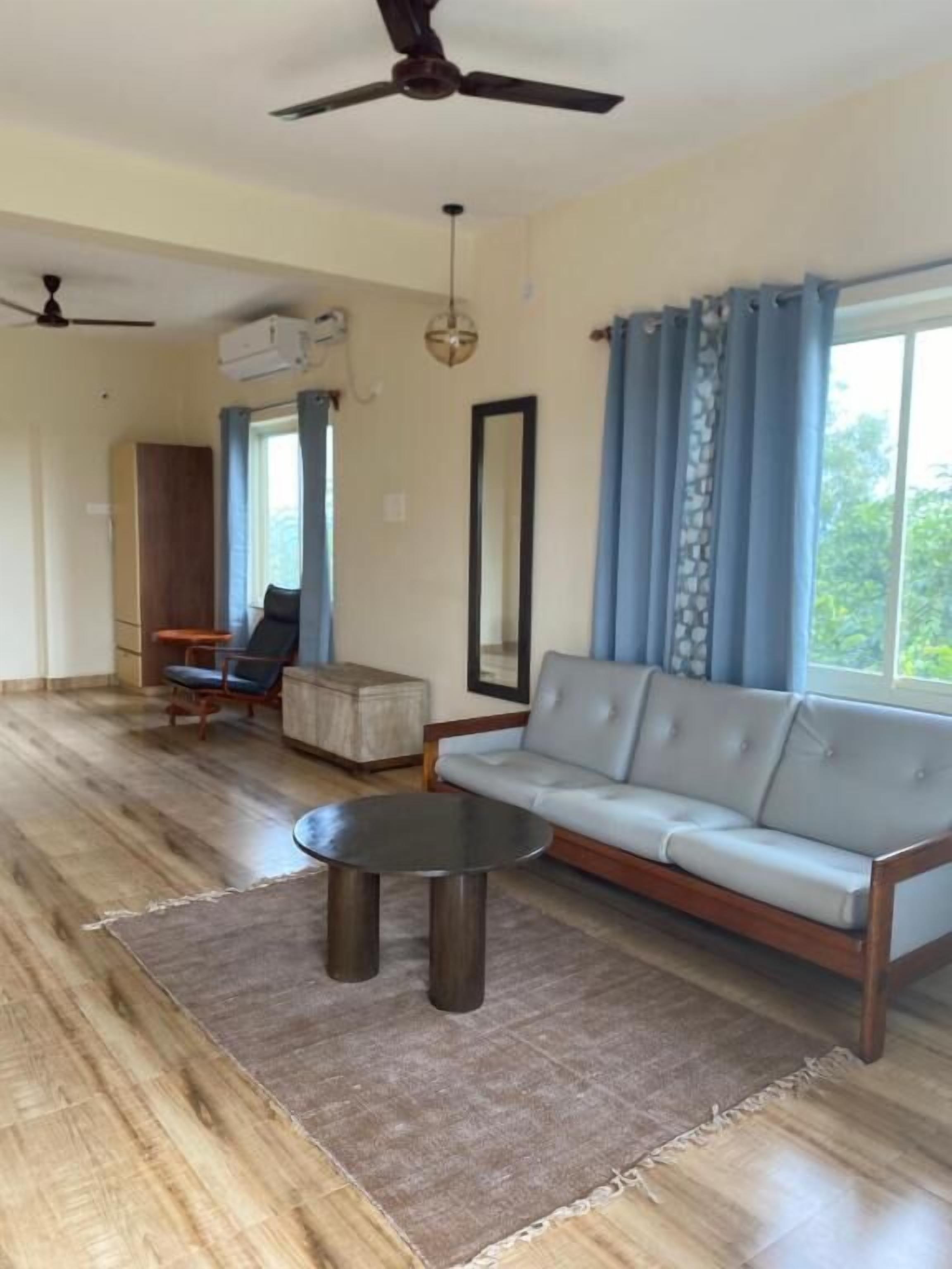 Luxury Suite, Balcony, Sea View | Living area