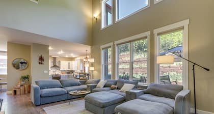 Spacious Glenwood Springs Getaway w/ Game Room!
