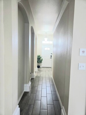 Interior - Ligero Place Entire four bedrooms home (Portland)