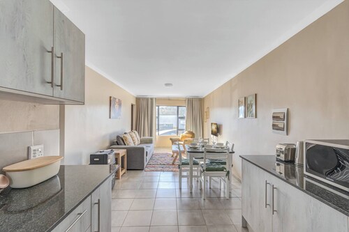 No1 Airville Sol, 9 min Drive to Cresta Mall