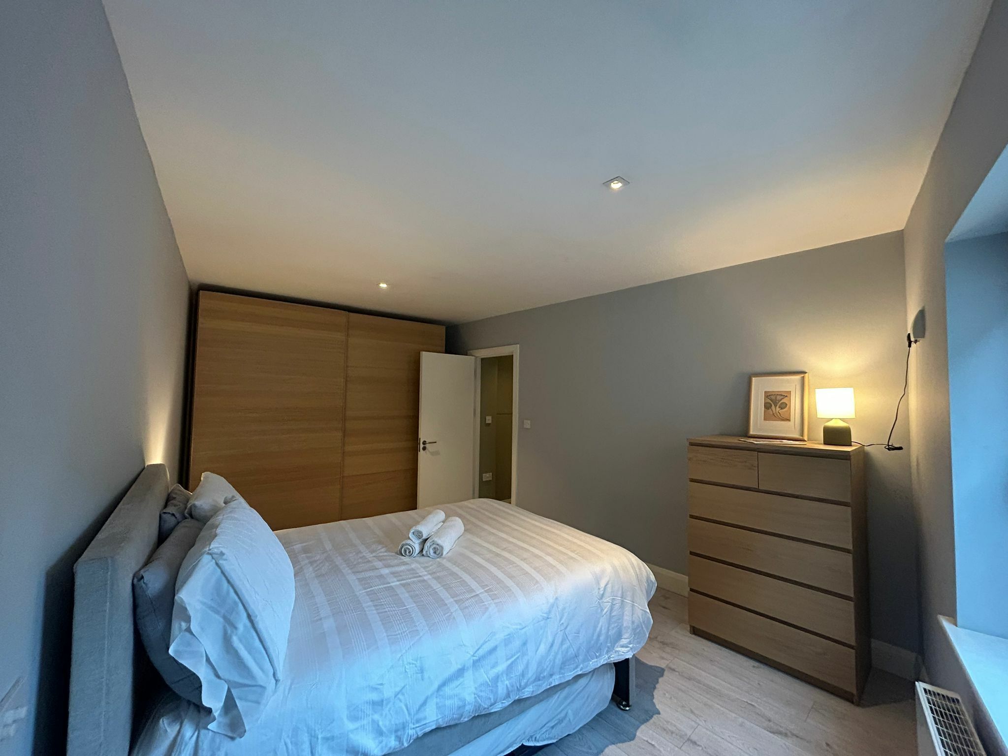 2 bedrooms, iron/ironing board, internet, bed sheets