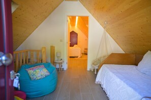 3 habitaciones, tabla de planchar con plancha, wifi y ropa de cama 