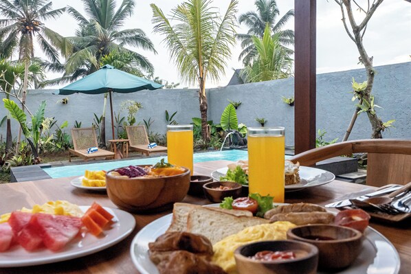 Outdoor dining - Togog Sebatu Villa (Gianyar)