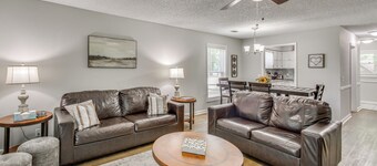 Golf & Lake Gateway: Hot Springs Village Retreat