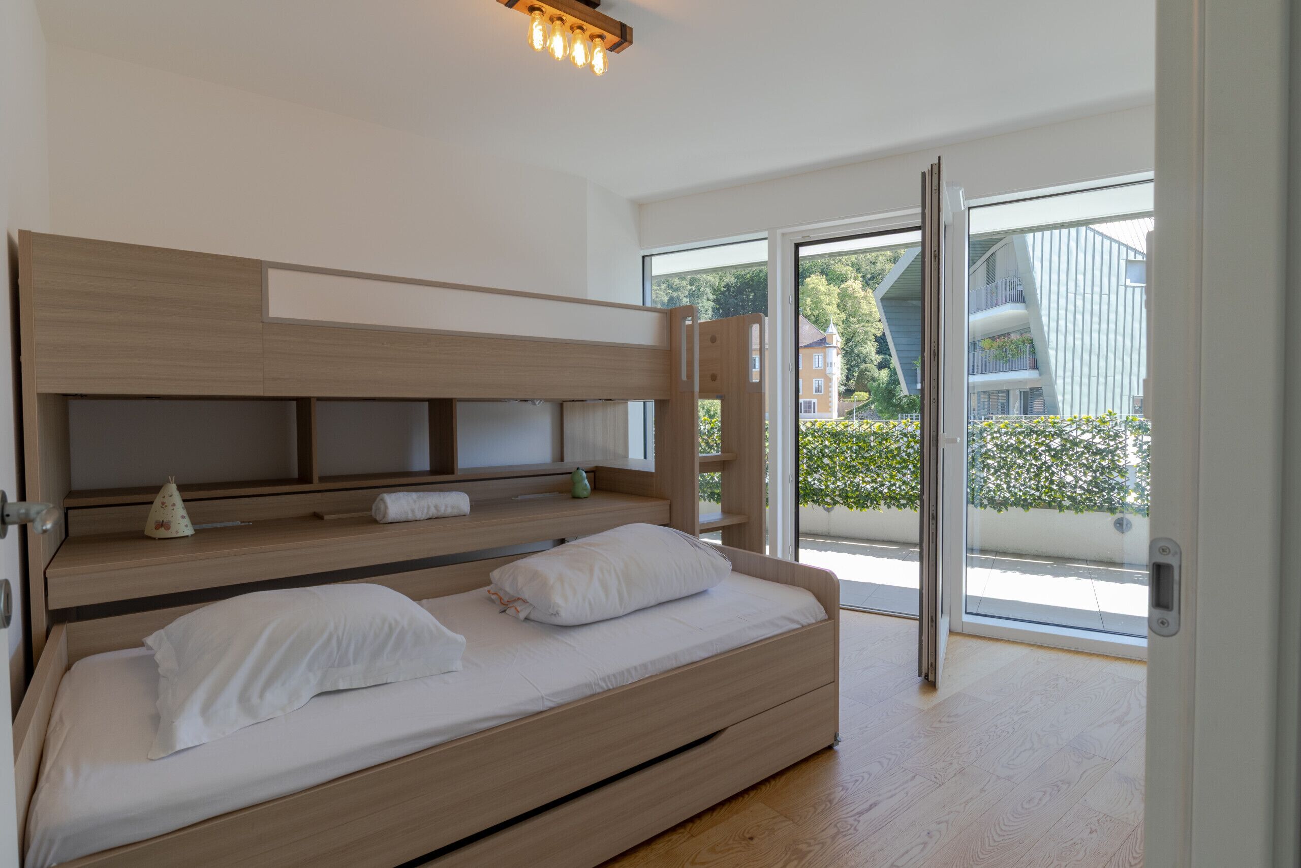 3 bedrooms, iron/ironing board, WiFi (free), bed sheets