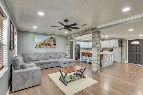 Great for Families! Shreveport Getaway w/ Patio