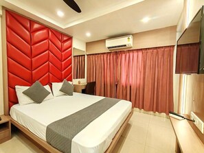 Deluxe Double Room - Hotel Royal Inn (Panvel)