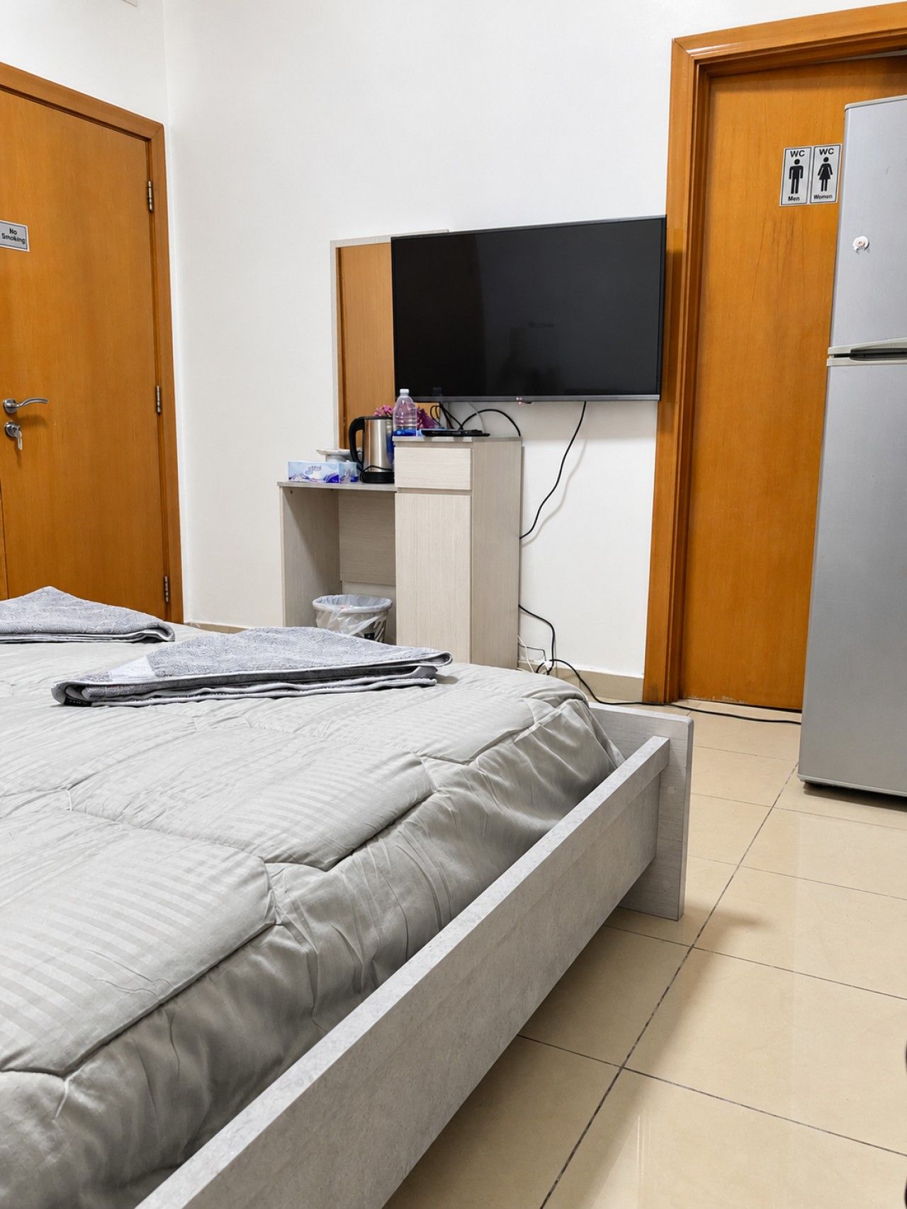 Private room furnishings and amenities