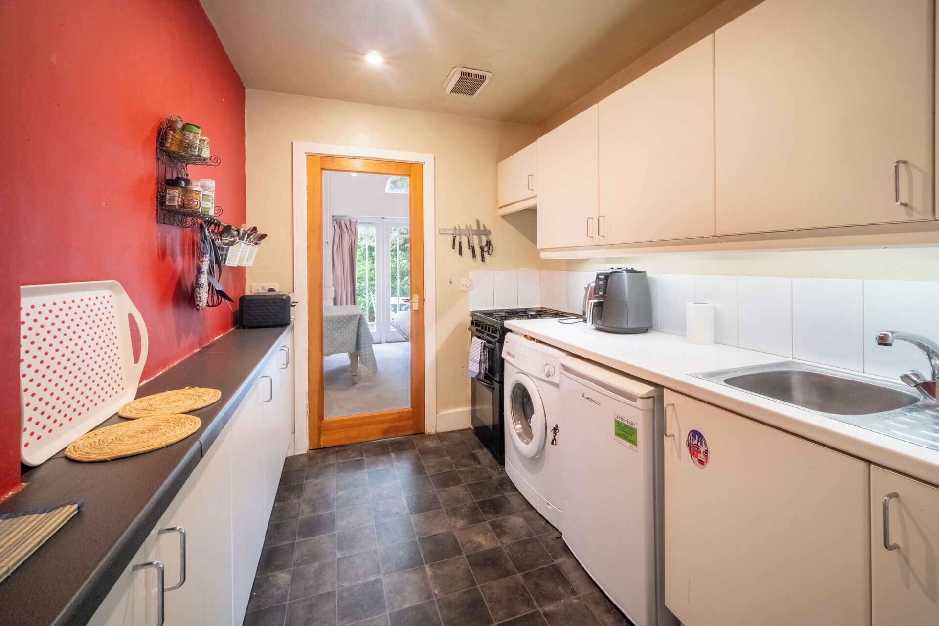 Oven, stovetop, electric kettle, toaster