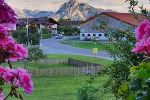 Property grounds - Säulingblick in the Schmölz House (Hopferau im Allgäu)