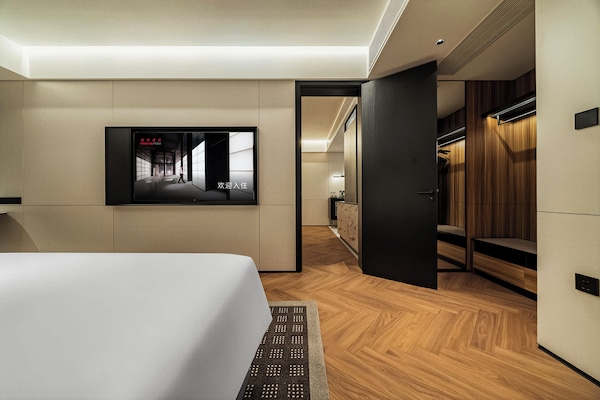 Senior Suite