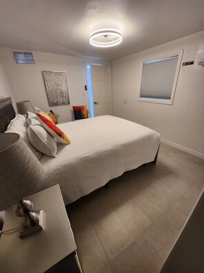 Iron/ironing board, WiFi, bed sheets - Cozy 1-bedroom apartment in charming Las Vegas with AC (Las Vegas)