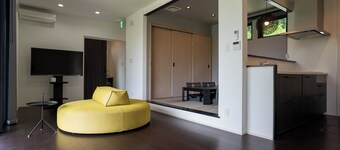 Yogo Lakeside Villa 鏡丘