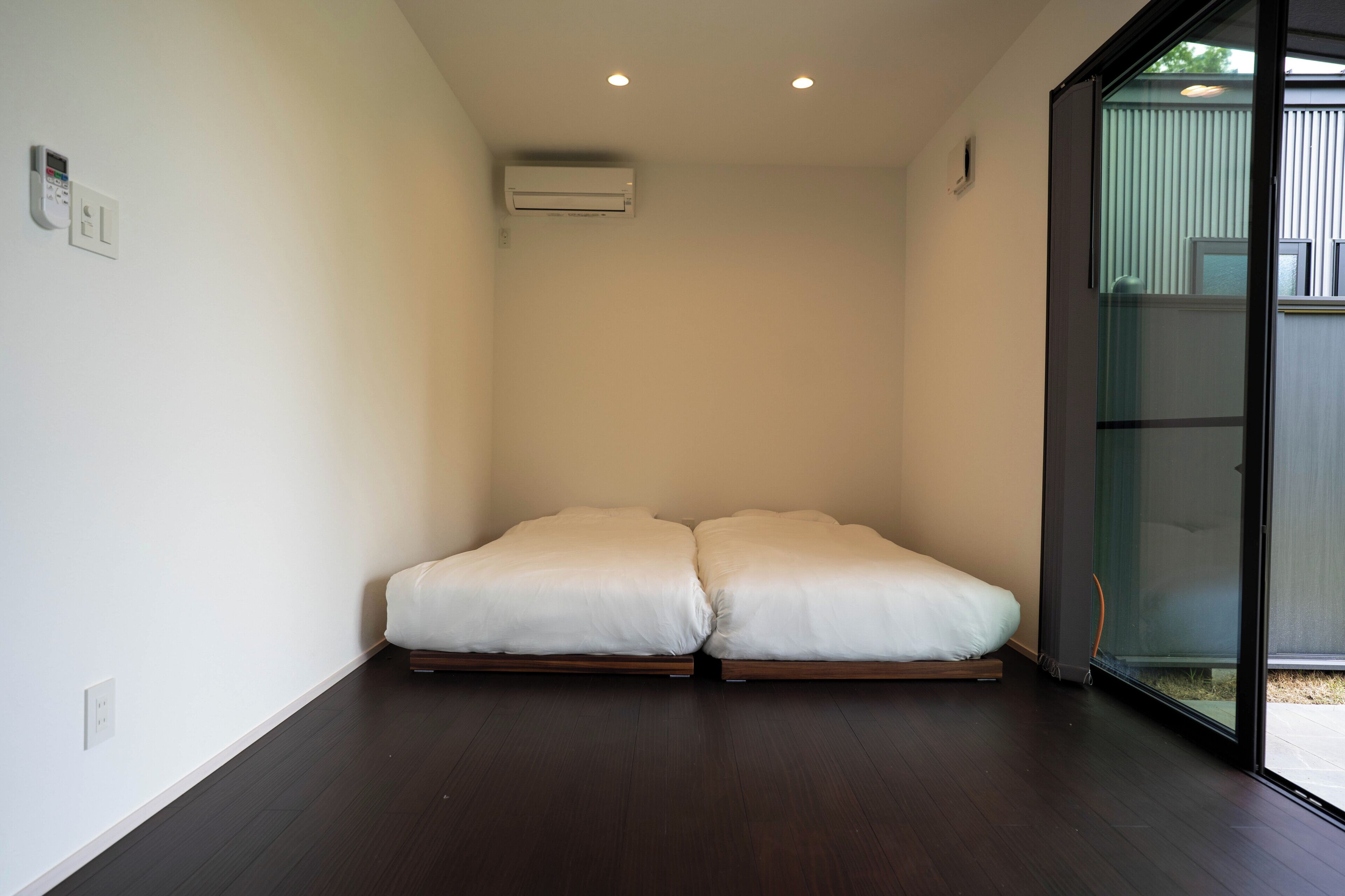 WiFi (free), individually decorated, individually furnished, bed sheets