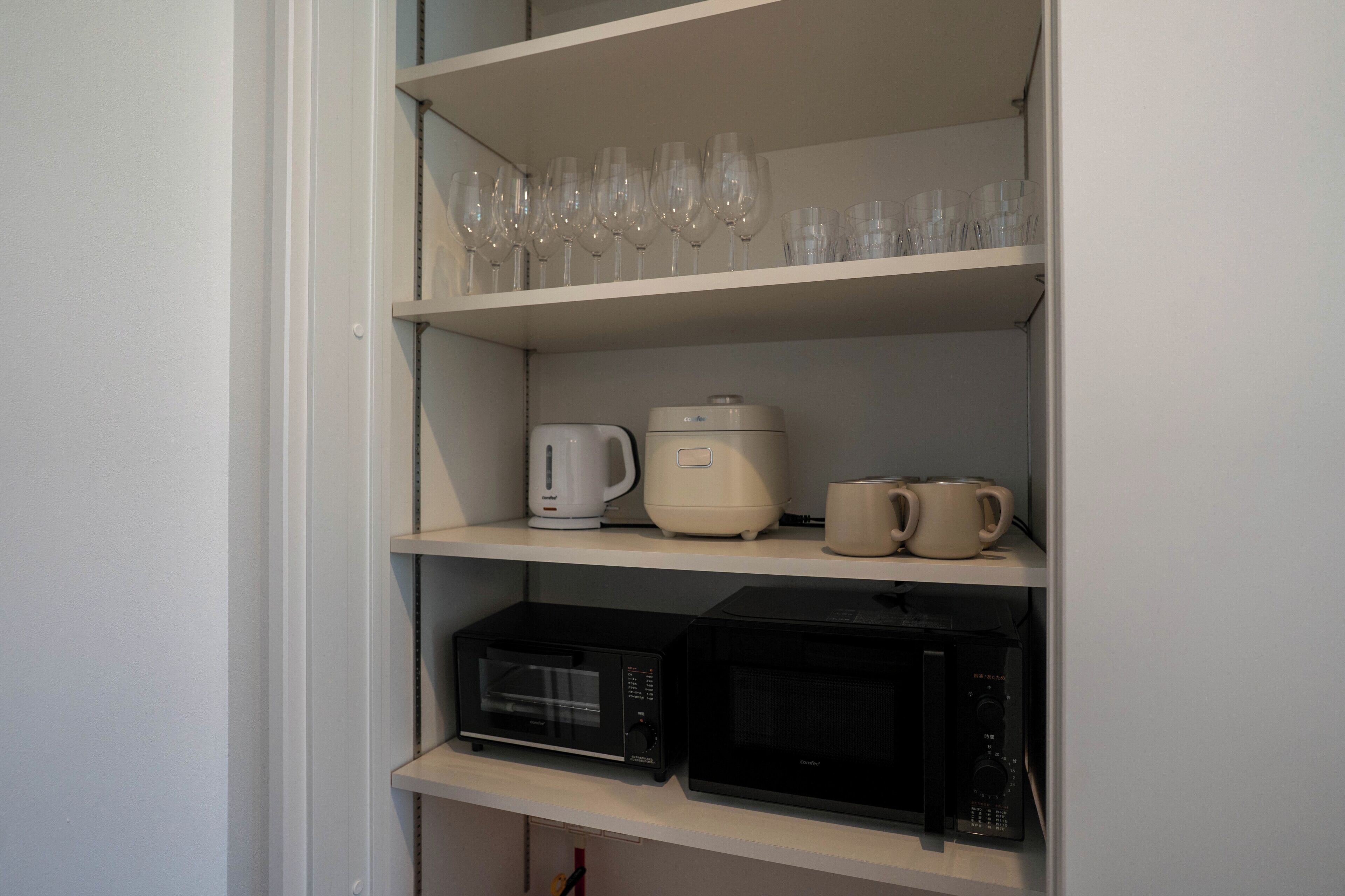 Deluxe Villa | Private kitchen | Fridge, microwave, stovetop, rice cooker