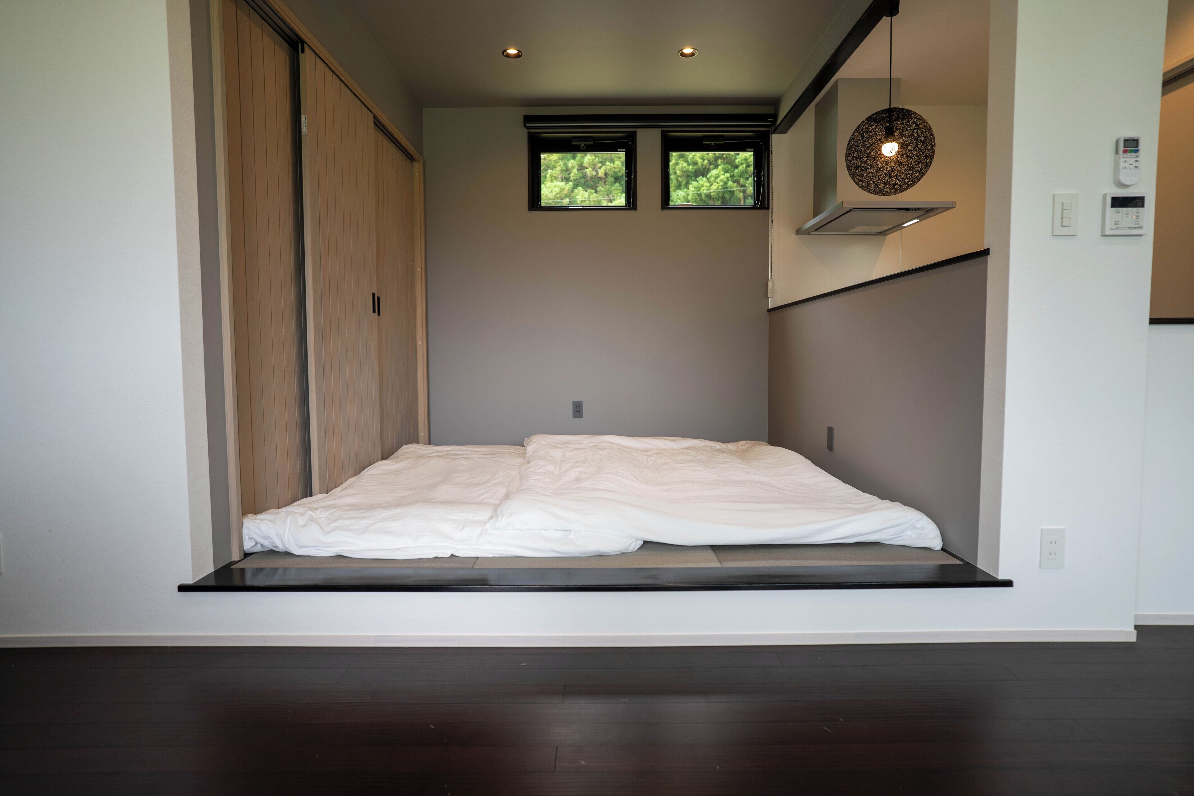 WiFi (free), individually decorated, individually furnished, bed sheets