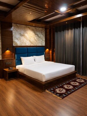 Deluxe Room, Mountain View | Iron/ironing board, free WiFi - Hotel Tanish (Manali)