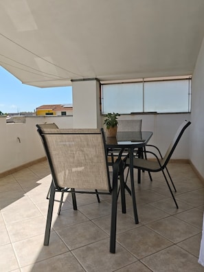 Outdoor dining - Vrbo Property (Sestu)