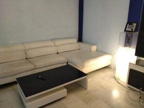 Living area - Close to everything (Puerto Real)