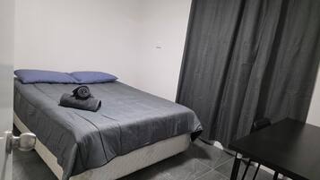 5 bedrooms, WiFi, bed sheets
