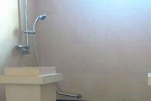 Bathroom - Cozzy Hotel Archie 2 (Ternate)