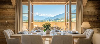 Luxury Apartment at Lake Wolfgang | with Hot Tub for 4 Guests | panoramaNEST