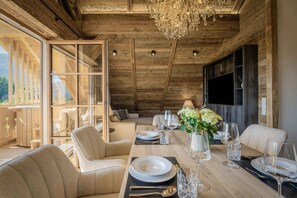 Dining - Vrbo Property (Strobl)