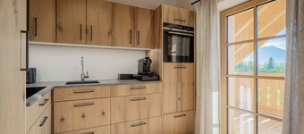 Luxury Apartment at Lake Wolfgang | with Hot Tub for 4 Guests | panoramaNEST