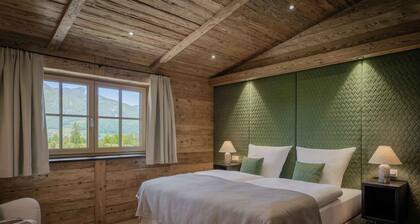 Chalet Double Room for 2 Guests at Lake Wolfgang | spatzenNEST