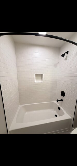 Bathroom - Cozy 1-bedroom apartment in perfect Denver with AC and gym access (Denver)