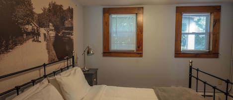 2 habitaciones, escritorio, tabla de planchar con plancha y wifi