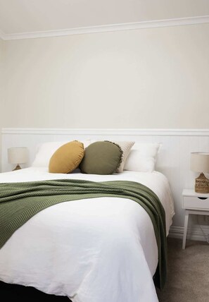 Room - Cosy Winter Retreat Fire, Tea & Sauna (preston beach)