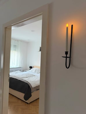 WiFi, bed sheets - Spacious Apartment Near Vienna Schwechat Airport I Parking & 2 Bedrooms (Schwechat)