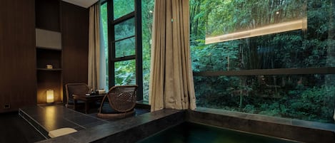 ห้องจูเนียร์สวีท, วิวภูเขา | สระว่ายน้ำ