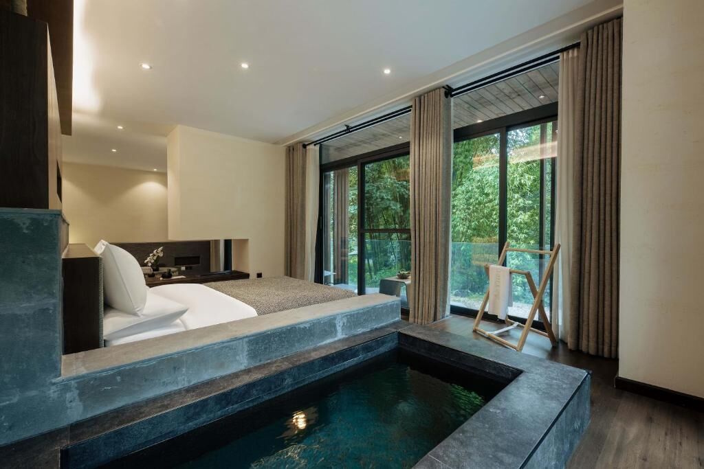 Suite Superior, balcone | Una cassaforte in camera, tende oscuranti, insonorizzazione