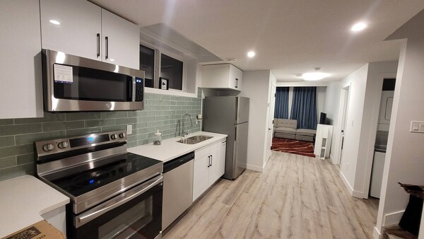 Charming 1-bedroom Basement Suite In Spruce Grove, Alberta - Alberta