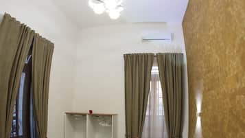 Appartement | Woonruimte | Een televisie