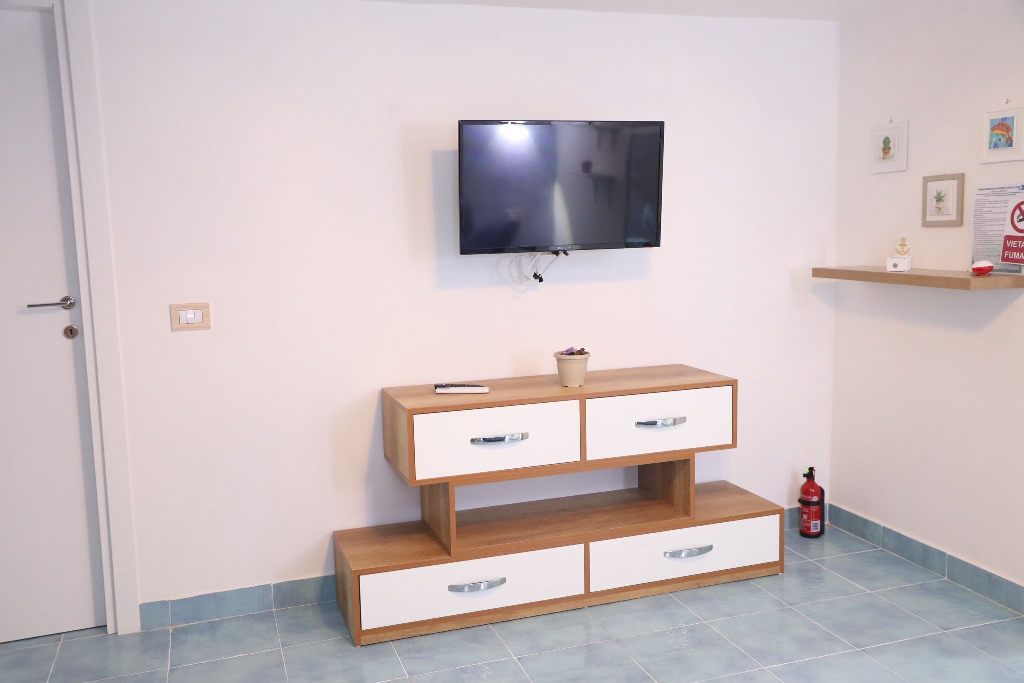 Appartement (1 Bedroom) | Aire de séjour | Téléviseur