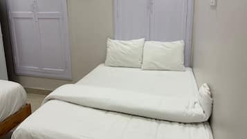 Hypo-allergenic bedding, free WiFi