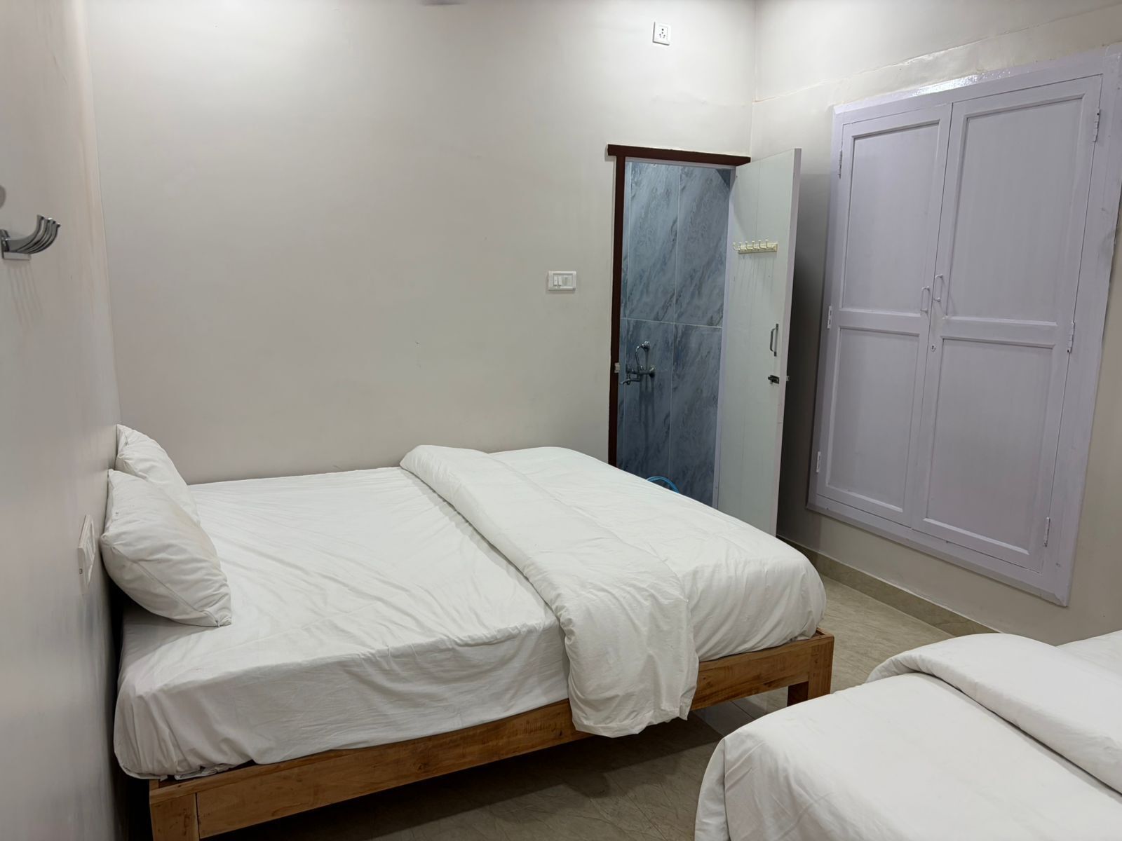 Hypo-allergenic bedding, free WiFi