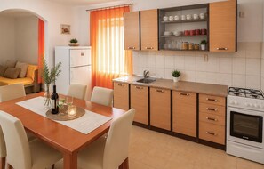 Coffee/tea maker, fridge, microwave, stovetop - Stunning home in Savar with WiFi (Savar)